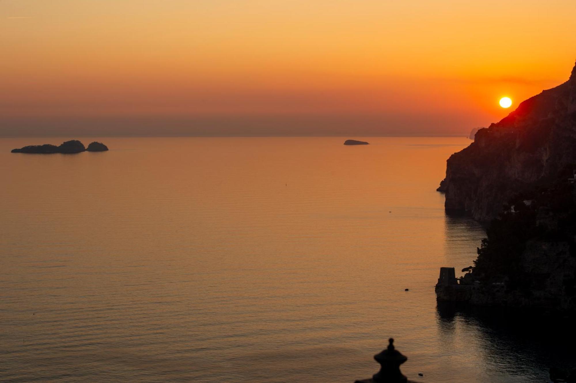 Apartamento Aria Di Mare,Near Elevator, Few Steps, Parking, Garden Positano Exterior foto