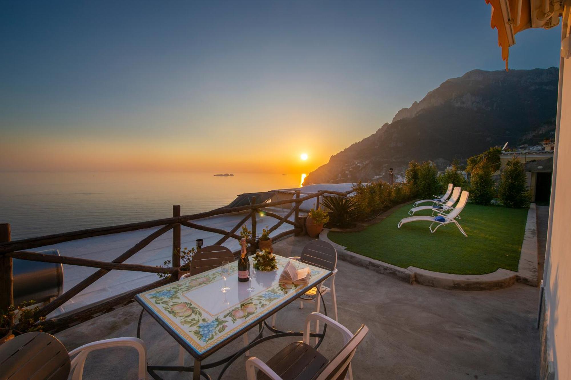 Apartamento Aria Di Mare,Near Elevator, Few Steps, Parking, Garden Positano Exterior foto