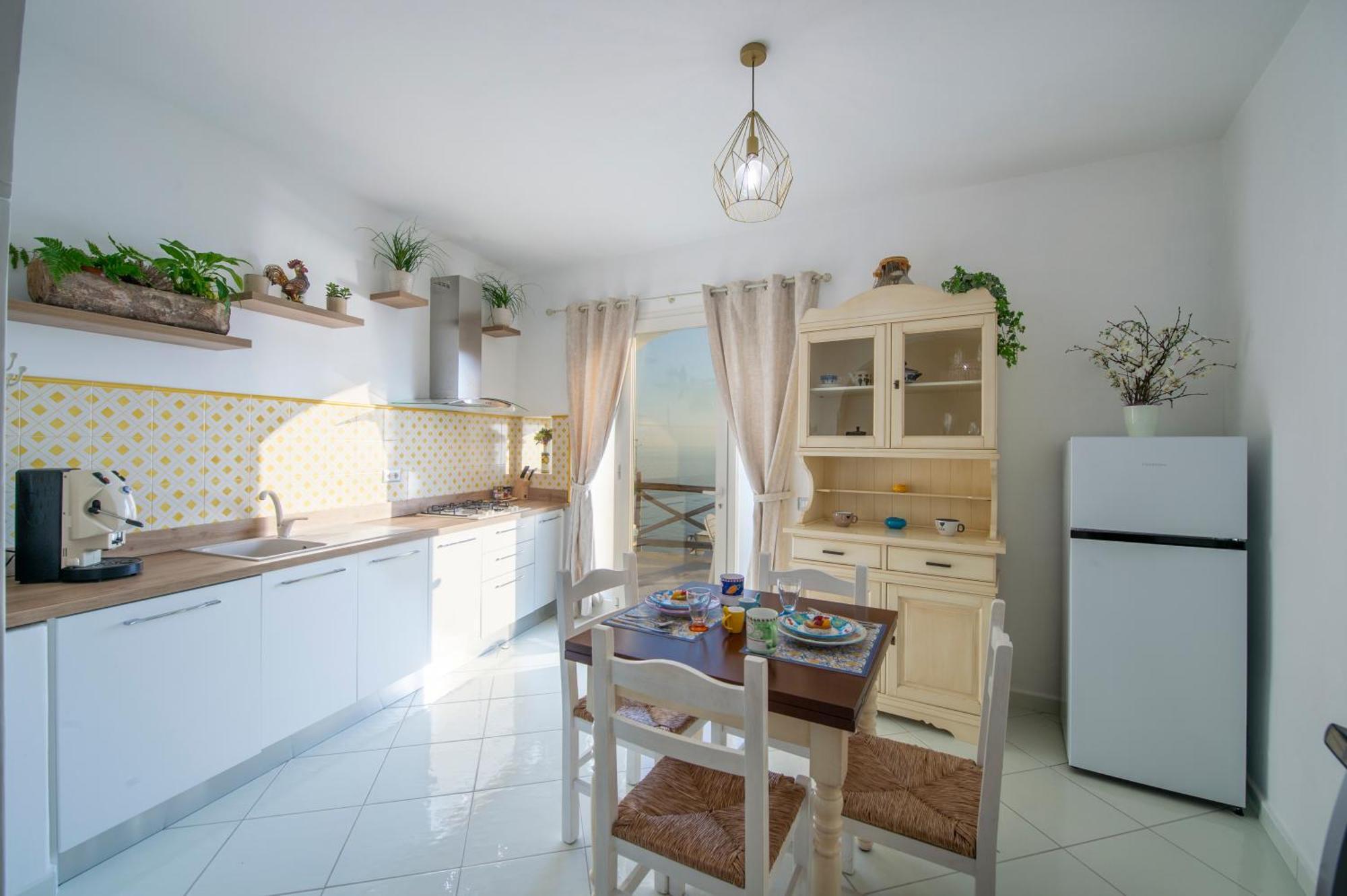 Apartamento Aria Di Mare,Near Elevator, Few Steps, Parking, Garden Positano Exterior foto